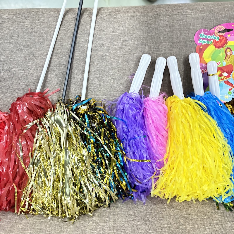 Cheerleading Pom Poms